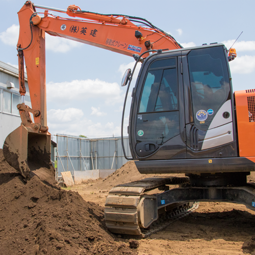 油圧ショベル(Hitachi ZAXIS 135us)